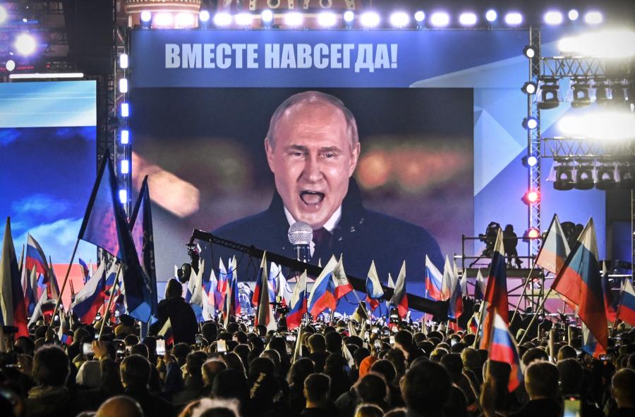 Vlagyimir Putyin talmi győzelmeket hirdet, a fronton megy a brutális pusztítás (+18)