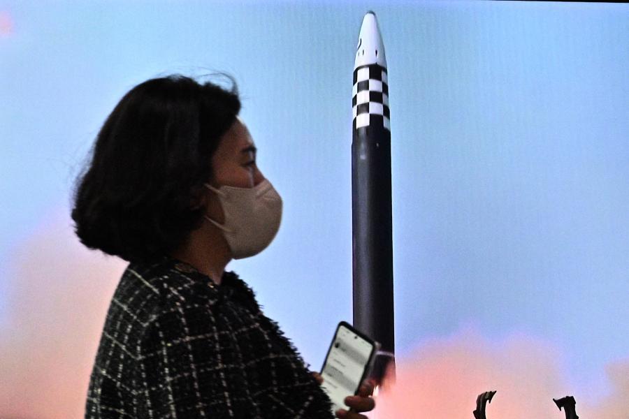 Észak-Korea tovább feszíti a húrt, csütörtökön két ballisztikus rakétát lőtt ki Japán felé