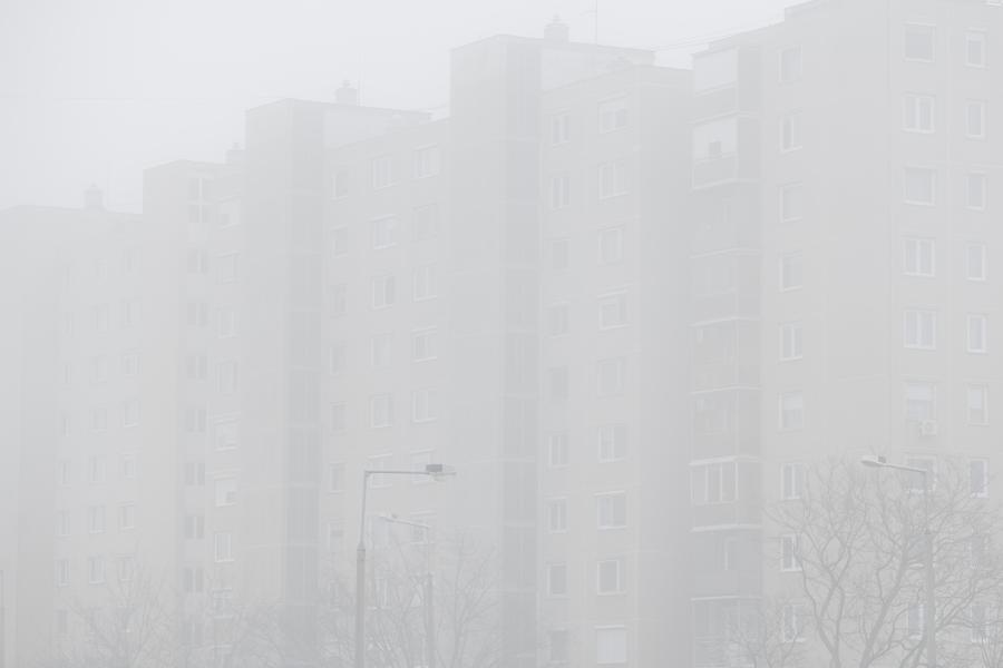 Miskolcon és Vácon is veszélyes lett levegőt venni a szálló por miatt