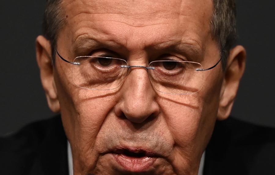 Szergej Lavrov szerint semmi értelme fenntartani a korábbi diplomáciai jelenlétet a nyugati országokban