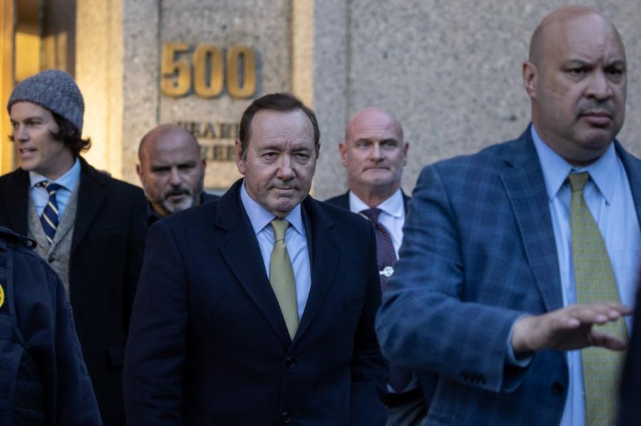 Felmentette a manhattani szövetségi bíróság Kevin Spaceyt a szexuális zaklatás vádja alól