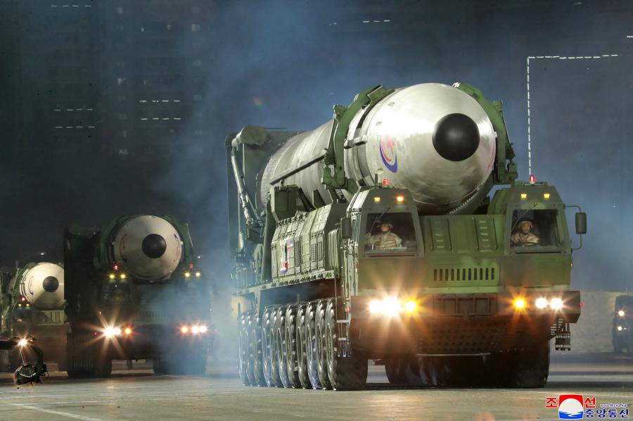 Japánban riadóztattak, interkontinentális rakétát lőtt ki Észak-Korea