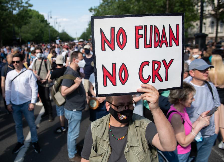 Nem engedi el a Fudan-népszavazást Baranyi Krisztina