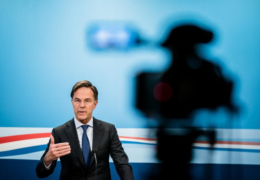 A holland parlament is ellenzi, hogy azonnal küldjék az EU-s támogatásokat az Orbán-kormánynak