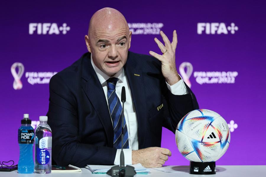 Egyórás tirádában bírálta a Nyugatot a FIFA elnöke, szerinte képmutató, aki Katart kritizálja