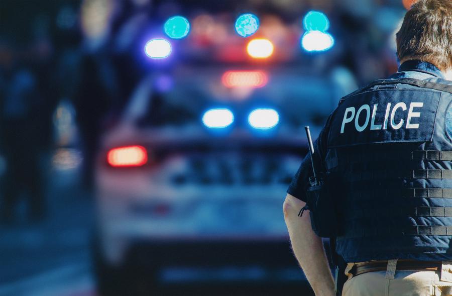 Öt embert megölt és 18-at megsebesített egy lövöldöző egy coloradói melegbárban
