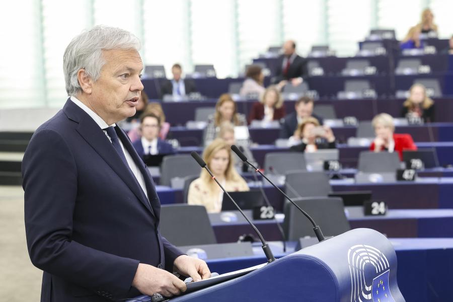 „Mintha a hiénák azt bizonygatnák, hogy vegetáriánusok” – vitát tartottak Magyarországról az Európai Parlamentben
