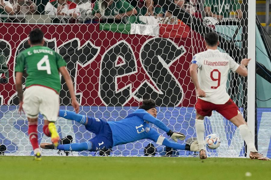 Robert Lewandowski büntetőt hibázott, nem esett  gól Lengyelország és Mexikó összecsapásán sem