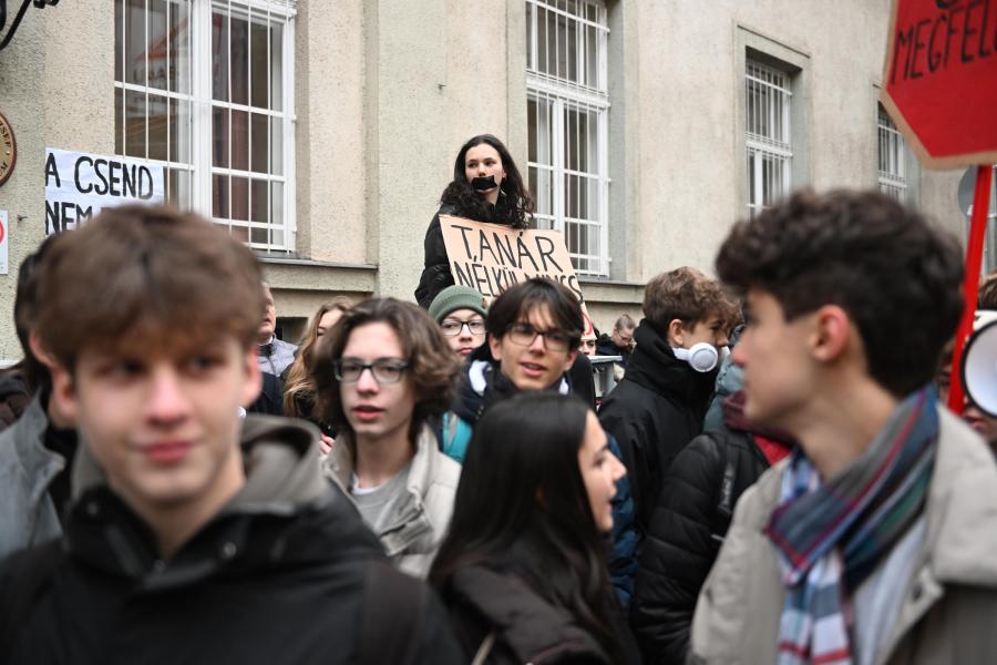 Nyílt levélben tiltakozik a pedagógusi státusztörvény ellen Magyarország két legjobb gimnáziuma
