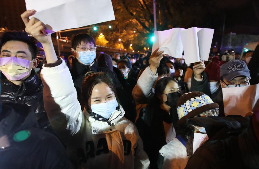 A kínai hatóságok „veszélyhelyzeti szintű cenzúrát” vezettek be a tiltakozások miatt