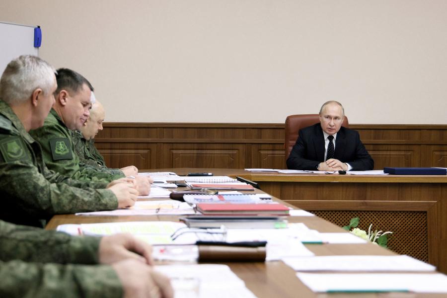 Putyin tábornokaival egyeztetett a háború menetéről, rövidesen légiriadót rendeltek el egész Ukrajnában