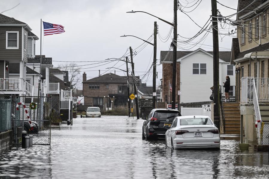 Vihar sújtja, fagy, áramszünet és közlekedési káosz bénítja az Egyesült Államokat 