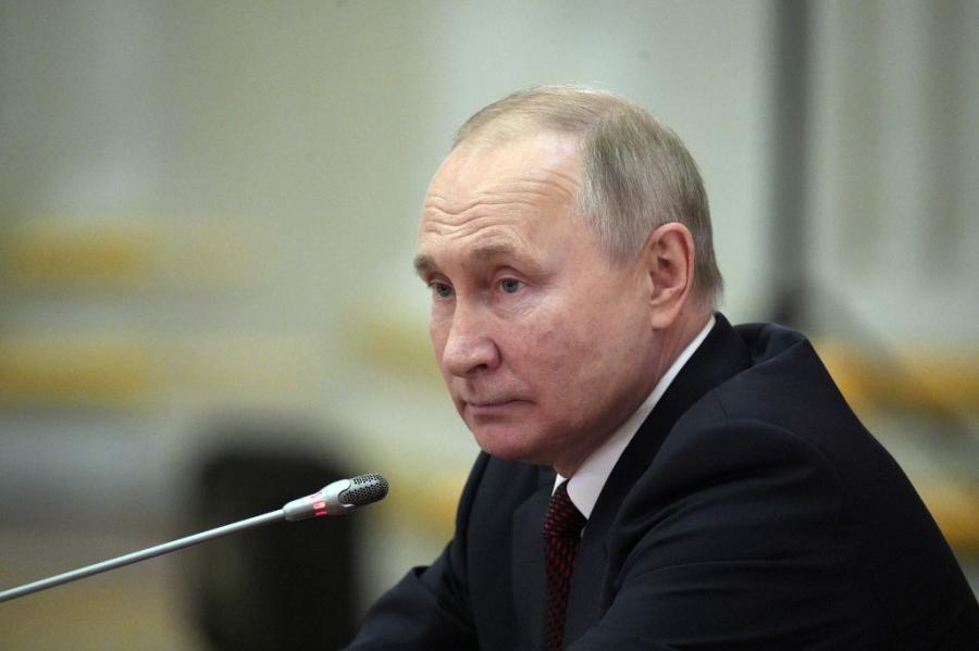 Putyin aláírta, hogy csak azoknak országoknak adnak el olajat, amelyek nem fogadták el az árplafont 