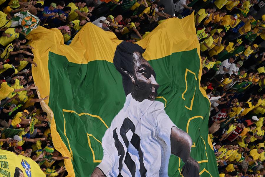 „Művészetté emelte a futballt” – Az egész világ főhajtással tiszteleg Pelé emléke előtt
