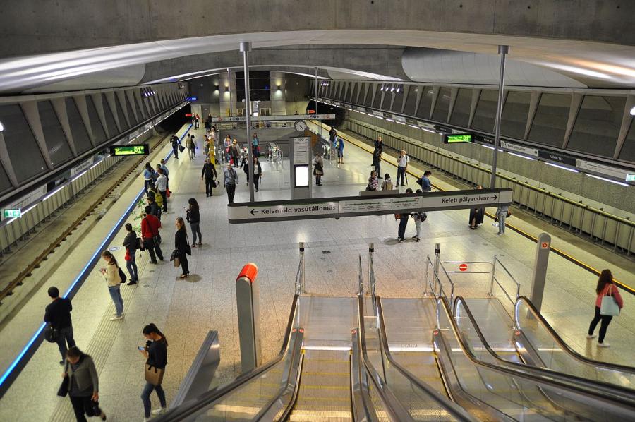 Masszívan beázott a Kálvin téri metrómegálló
