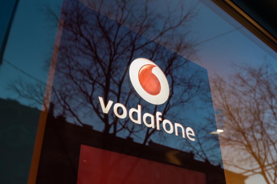 Már rég lezárták az ügyletet, de a magyar állam cége szerint azóta sem sikerült lefordítani édes anyanyelvünkre a Vodafone-szerződést