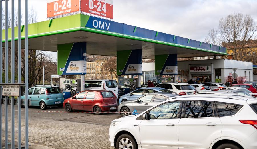 Kilőtt az üzemanyagforgalom, a magyarok rászoktak a márkás kutakra