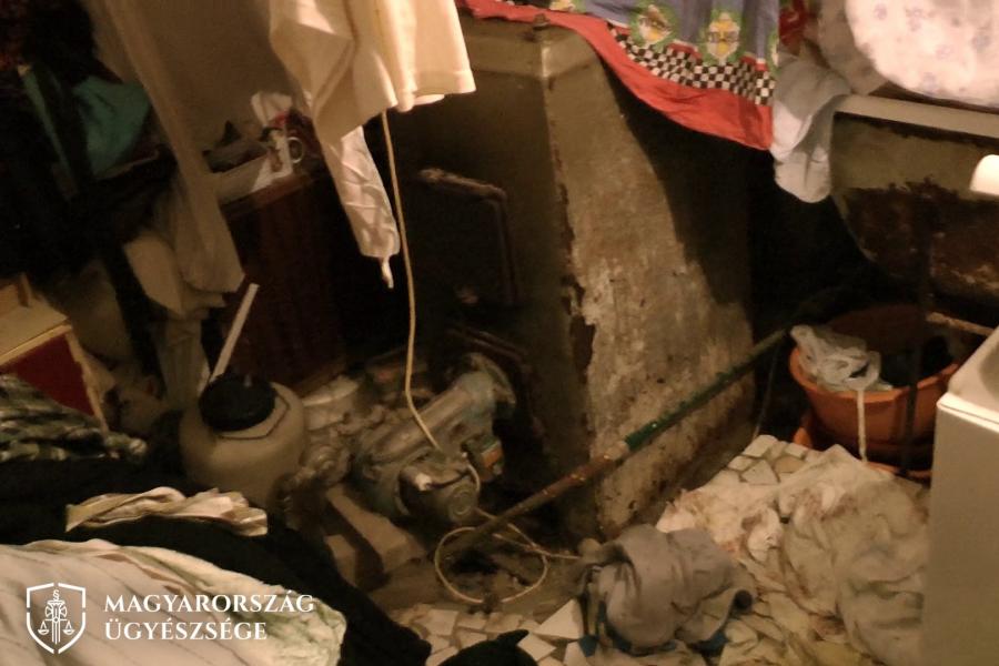 Illegális idősotthont üzemeltetett egy nő Kaposváron, embertelen körülmények között éltek a gondozottak