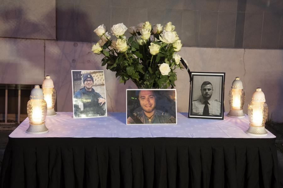 Pintér Sándor jutalmat adott az Újbudán meggyilkolt rendőr megsérült társainak