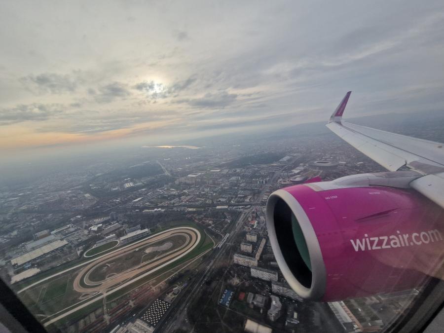 Földi manőverezés közben koccant a Wizz Air két gépe a suceavai repülőterén
