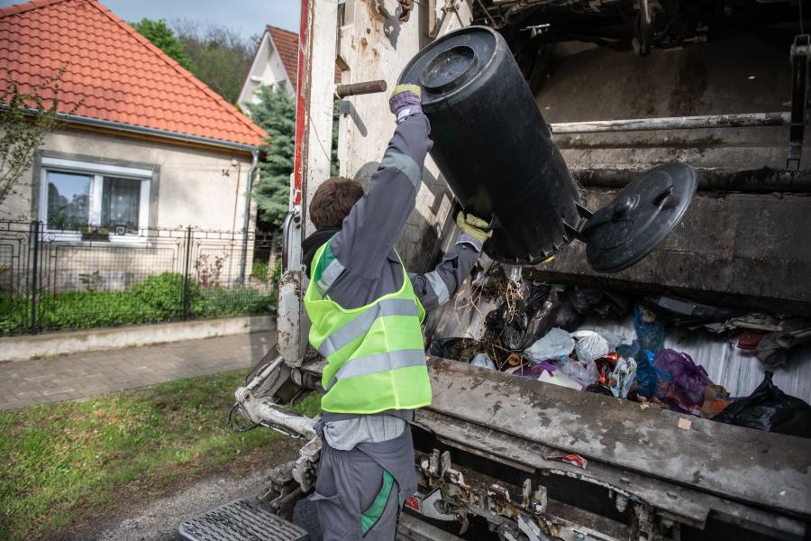 Zavarosak a Mol hulladékszerződései: számos településen még tisztázatlan,
júliustól ki és miként viszi el a szemetet