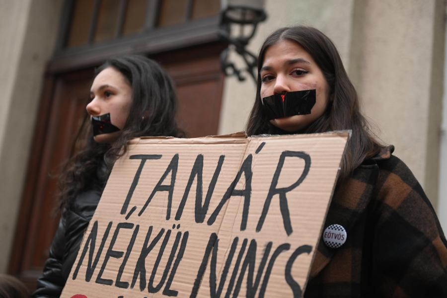 Lejárató kampányt indított az Eötvös József Gimnázium ellen a kormánypárti sajtó