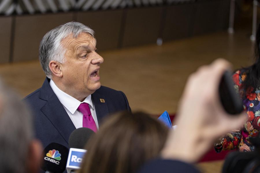 „Orbán Viktor arra számít, hogy Oroszország nyeri a háborút, ezért halogatja a finn és svéd NATO-csatlakozás jóváhagyását” 
