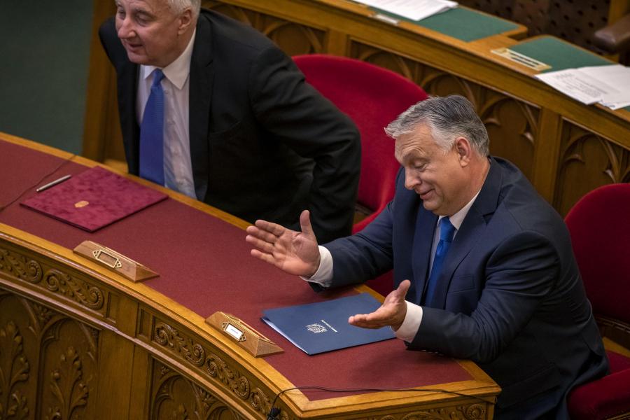 Megszerette Orbán Viktor a rendeleti kormányzást, csak decemberben 37-szer írt át törvényt a háborúra hivatkozva