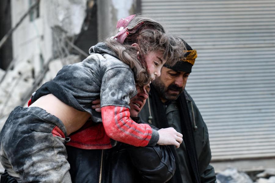 Képeken a Törökországot és Szíriát sújtó földrengés pusztítása