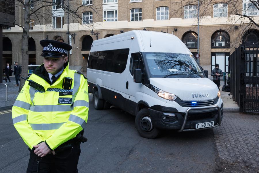 Harminchatszoros életfogytiglanra ítélték a volt londoni rendőrt, aki nőket rabolt el és erőszakolt meg