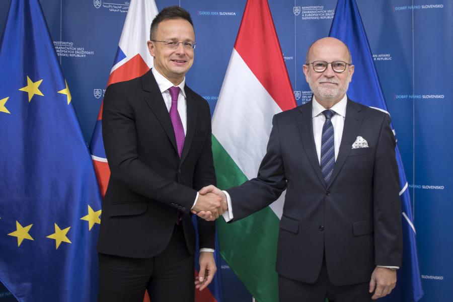 Szlovák külügyminiszter: Orbán nem egyenlő Magyarországgal