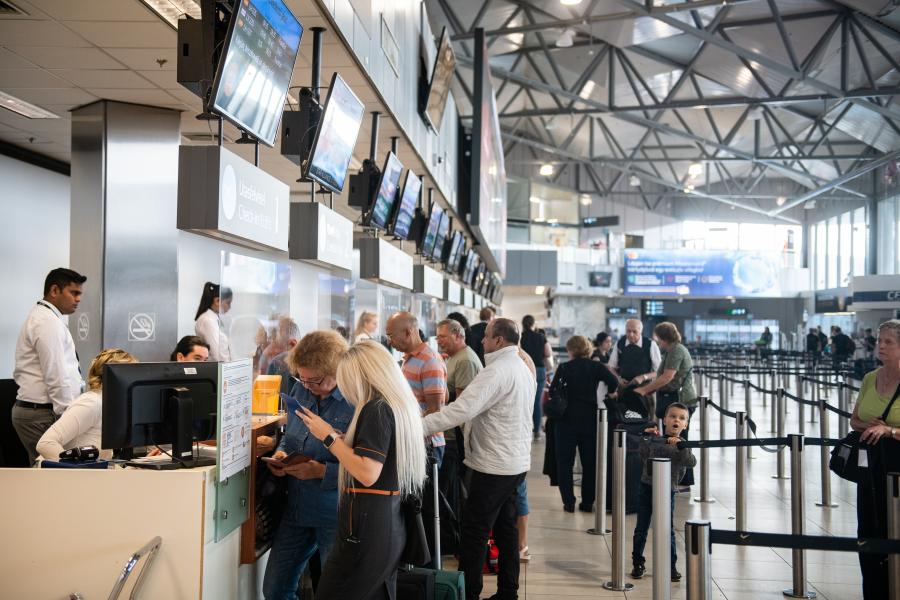 Továbbra is nagyon meg akarja szerezni a repülőteret az Orbán-kormány 