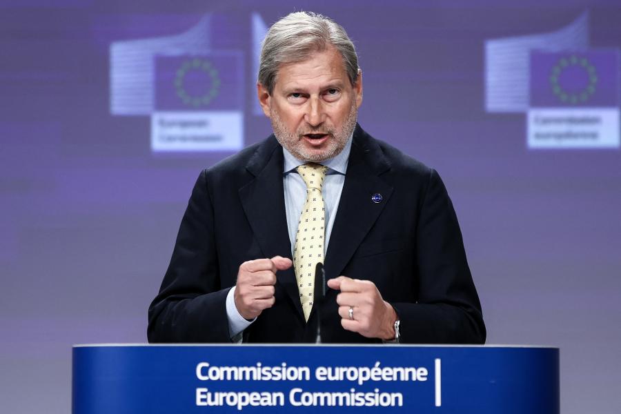 Johannes Hahn költségvetési biztos: Brüsszel nem éri be nyilatkozatokkal, teljesítést vár a zárolt pénzek felszabadításáért