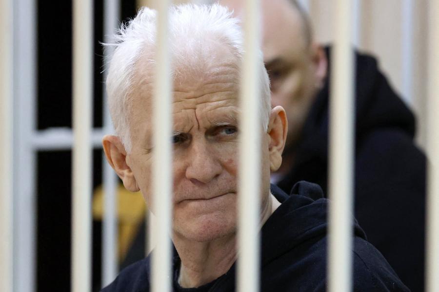 Tíz év börtönre ítélte a Lukasenka-rezsim a 2022-ben Nobel-békedíjjal kitüntetett ellenzéki belarusz aktivistát 