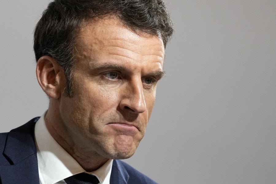 Macron elment a falig, parlamenti szavazás nélkül fogadhatja el a nyugdíjreformot