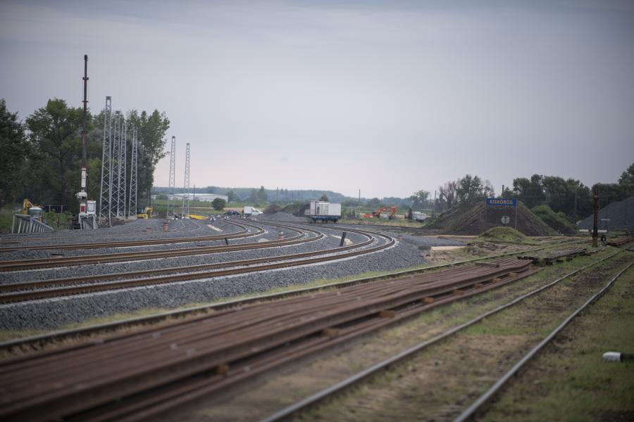 Még 20 milliárdot kapott a közel ezer év alatt megtérülő Budapest-Belgrád vasútvonal  