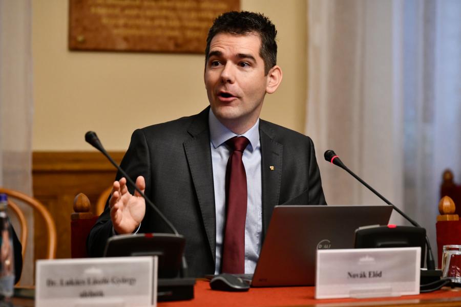 Novák Előd elvesztheti parlamenti mandátumát