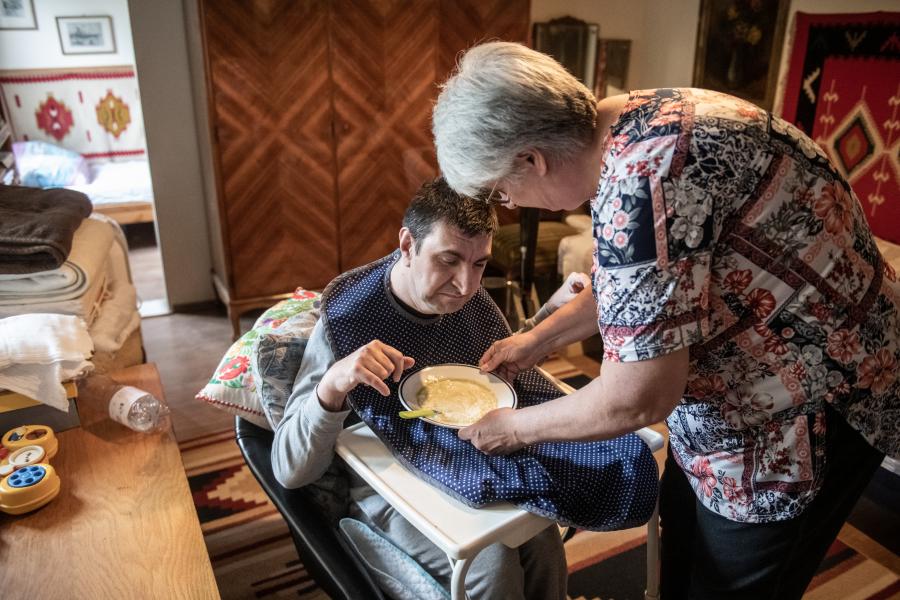 Ráhúz még két hetet a Kúria, hat éve húzódik a halmozottan fogyatékos emberek lakhatási és kártérítési ügye