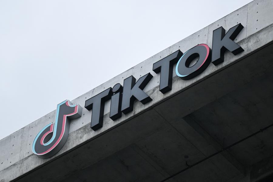 A szlovák parlamentben is betiltották a TikTokot, az Egyesült Államok törvényt ír a kockázatos kínai alkalmazásról