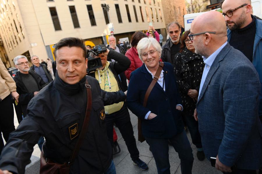 Őrizetbe vették Spanyolországban a Belgiumból öt év után hazatérő katalán függetlenségpárti EP-képviselőt