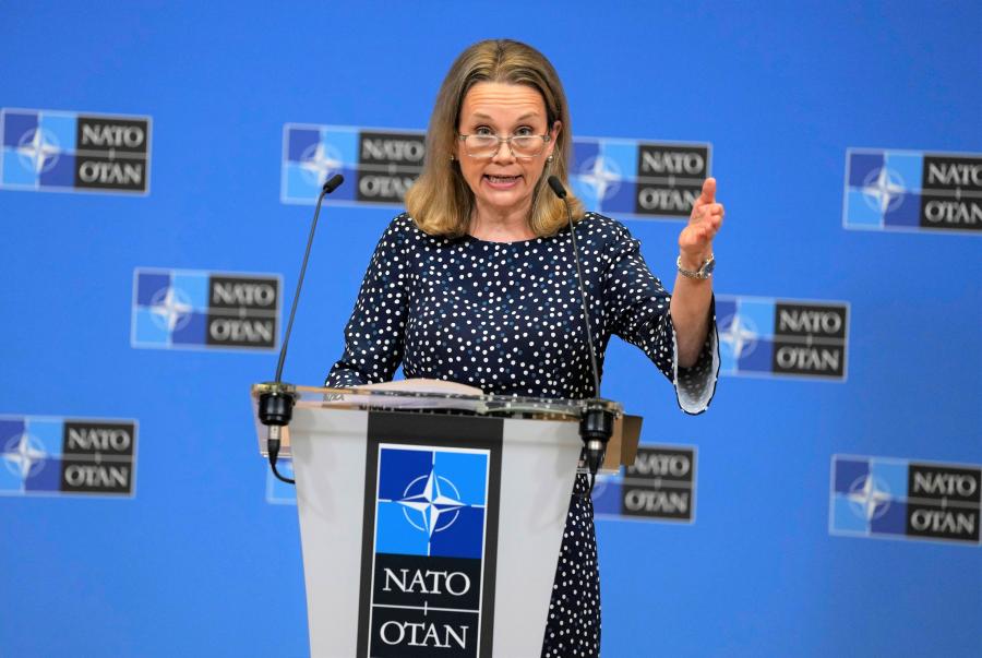 Szijjártó elégedetlen, az amerikai nagykövet meg alig várja a NATO-Ukrajna Bizottság ülését