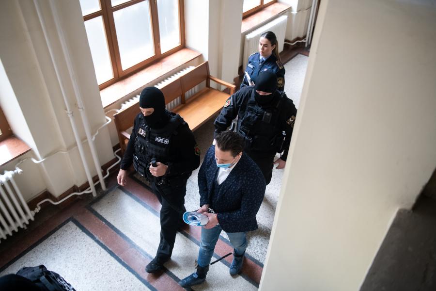 Nem indítanak nyomozást Schadl György sofőrje és Rogán Antal kabinetfőnöke ügyében