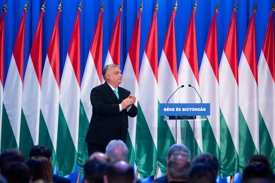 Maróth Miklós maga távozott, Pomázi Gyulát kirúgta Orbán Viktor