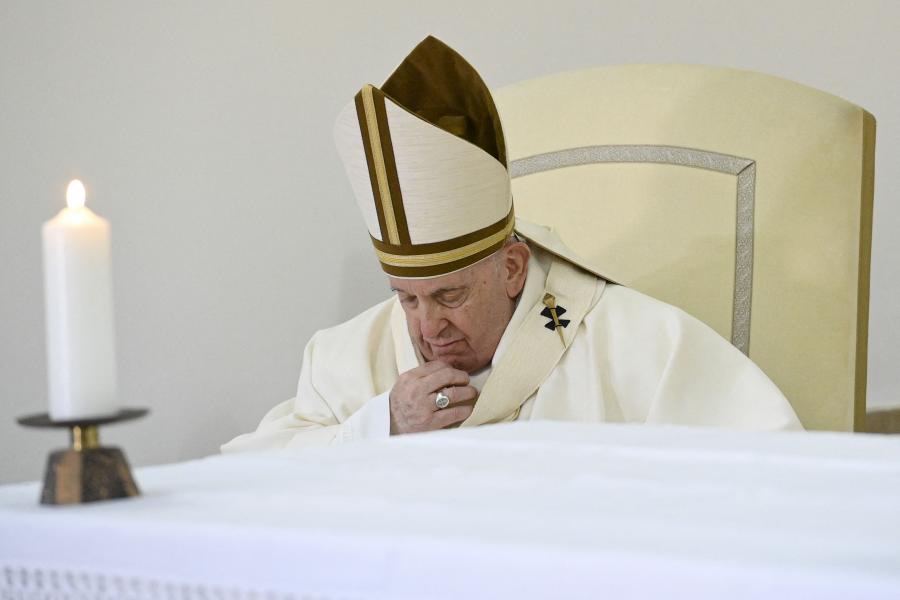 Ferenc pápa azt javasolta, hogy húsvétra az oroszok és az ukránok hirdessenek kéthetes tűzszünetet
