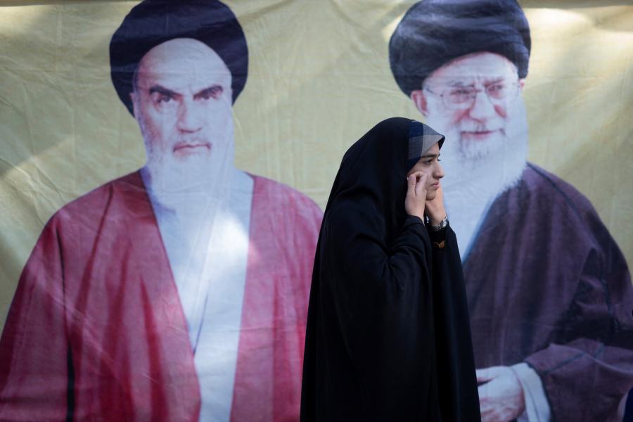 Térfigyelő kamerákkal ellenőrzik Iránban, hogy mindegyik nő visel-e fejkendőt
