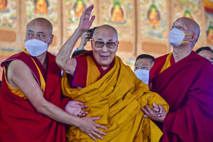 Védelmébe vette a tibeti emigráns kormány vezetője a dalai lámát