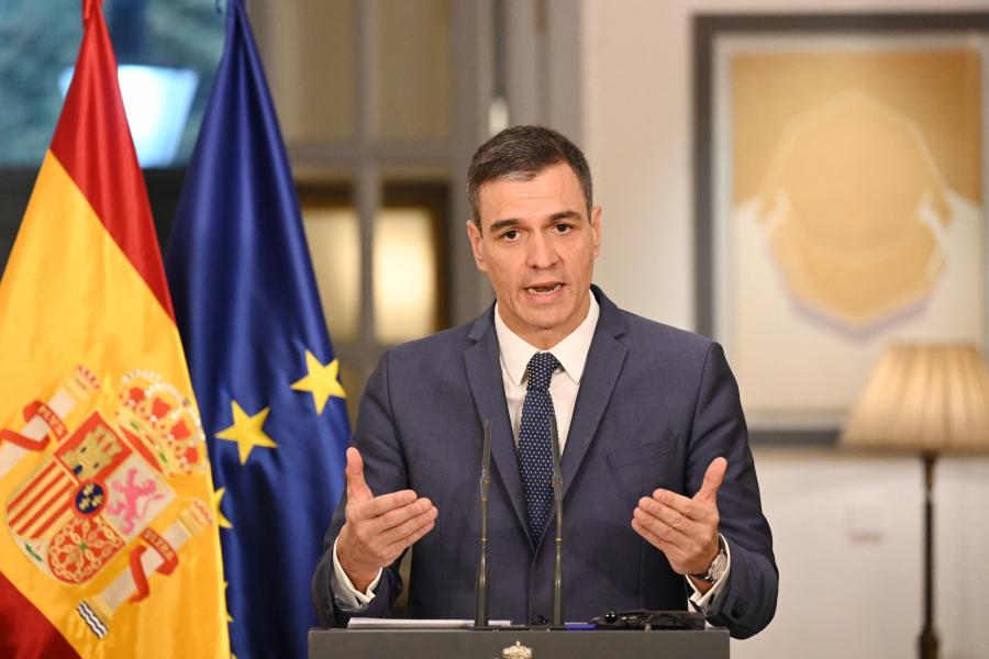 Bocsánatot kért a spanyol kormányfő, miután egy jogalkotási hiba lehetővé tette, hogy szexuális bűnözők százainak a büntetési tételei csökkenjenek
