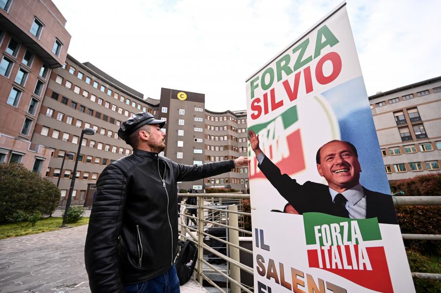 Elhagyhatta az intenzív osztályt Silvio Berlusconi