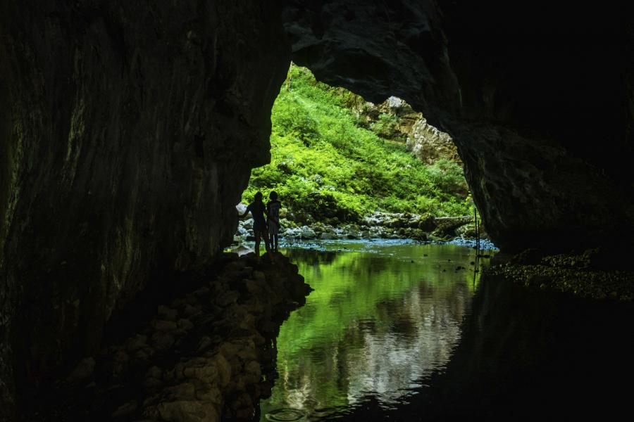 Rossz véget ért a felfedezés, súlyos sérülésekkel hoztak felszínre egy nőt a szlovéniai barlangból