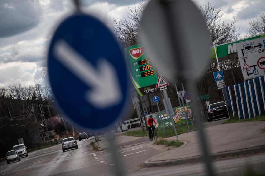 Zuhant az üzemanyagfogyasztás Magyarországon